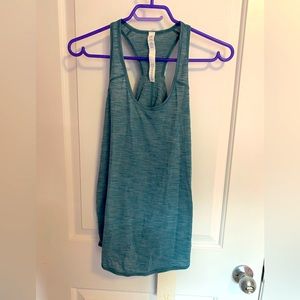 LULULEMON ESSENTIAL TANK